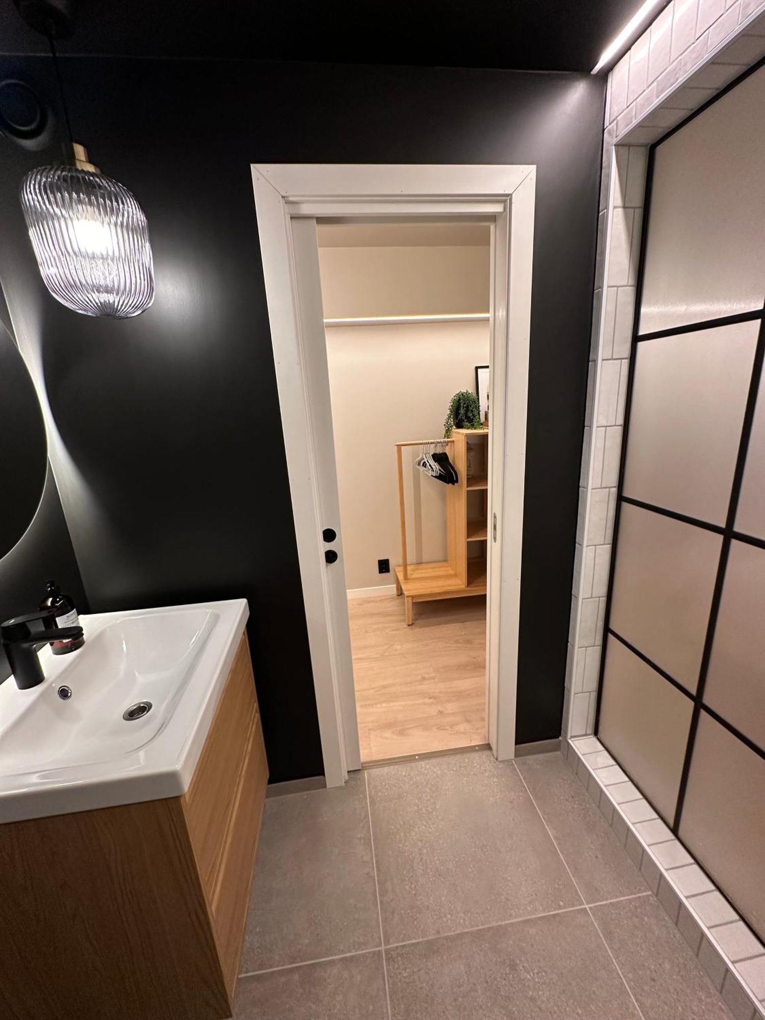 Newly Renovated Rom Fana Appartement *
